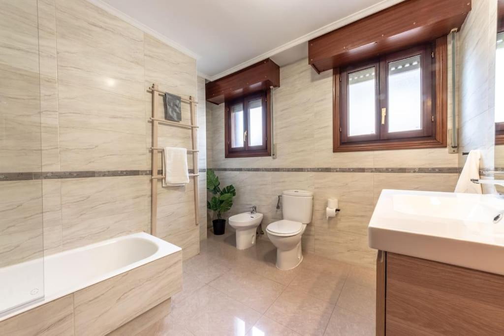 شقة Acogedor Piso En Santurtzi .Parking Privado المظهر الخارجي الصورة
